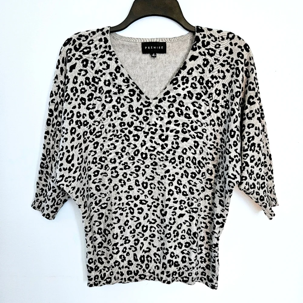 Premise Grey & Leopard Print Dolman Style Half Sleeve V-neck Sweater Top Size S - Picture 1 of 6